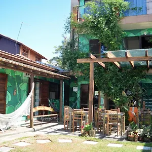 Casa de hóspedes Amarelo Hibisco, Guarda do Embaú